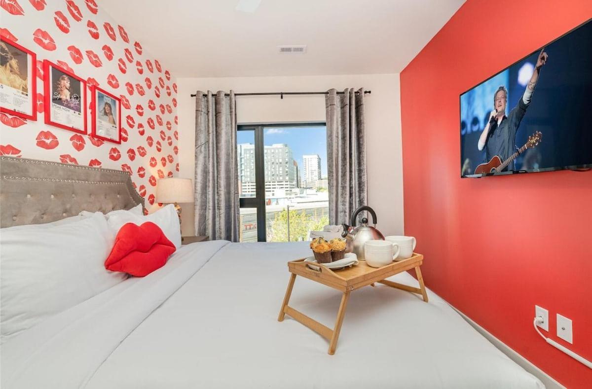 Holiday home Hyve - Neon Lights - Pool & Gym - Walk To Broadway Nashville