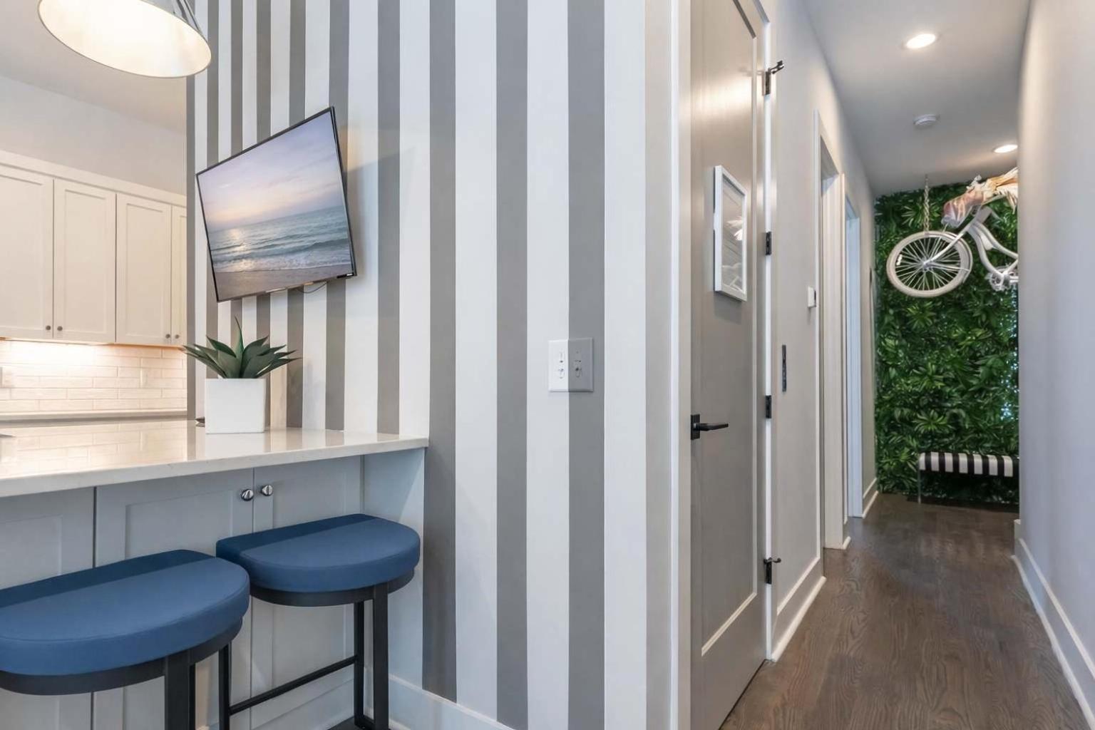 New Side By Side Homes - Sleeps 24 *