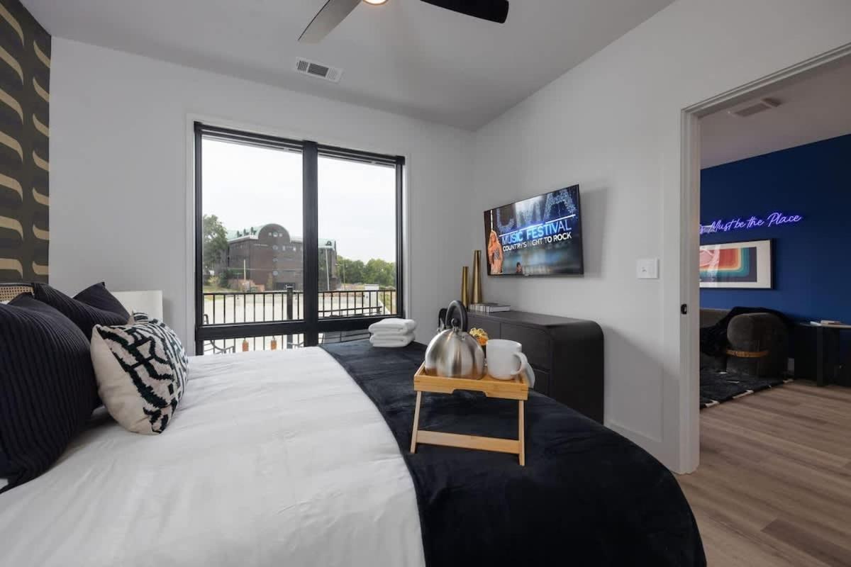 Reverb - Odyssey - Pool & Gym - Heart Of Midtown Holiday home *