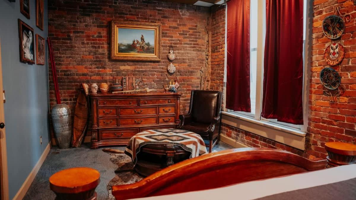 Printers Alley Downtown Mansion Nashville