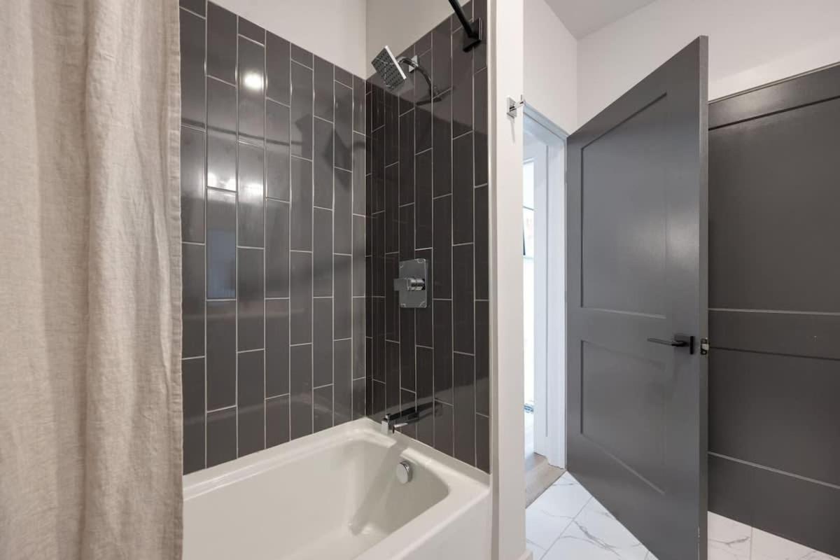 Holiday home Reverb - Odyssey - Pool & Gym - Heart Of Midtown