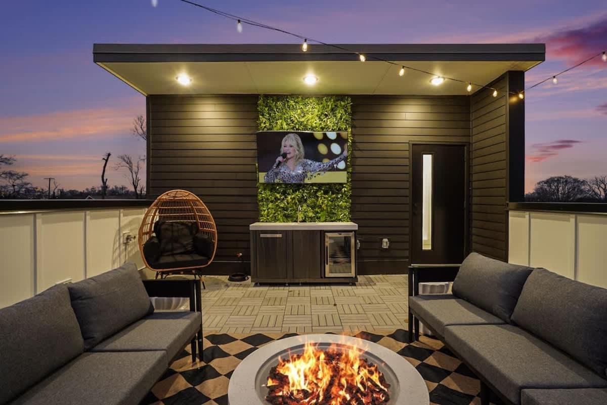 Holiday home Halo-rooftop Patio & Game Room-mins To Broadway *