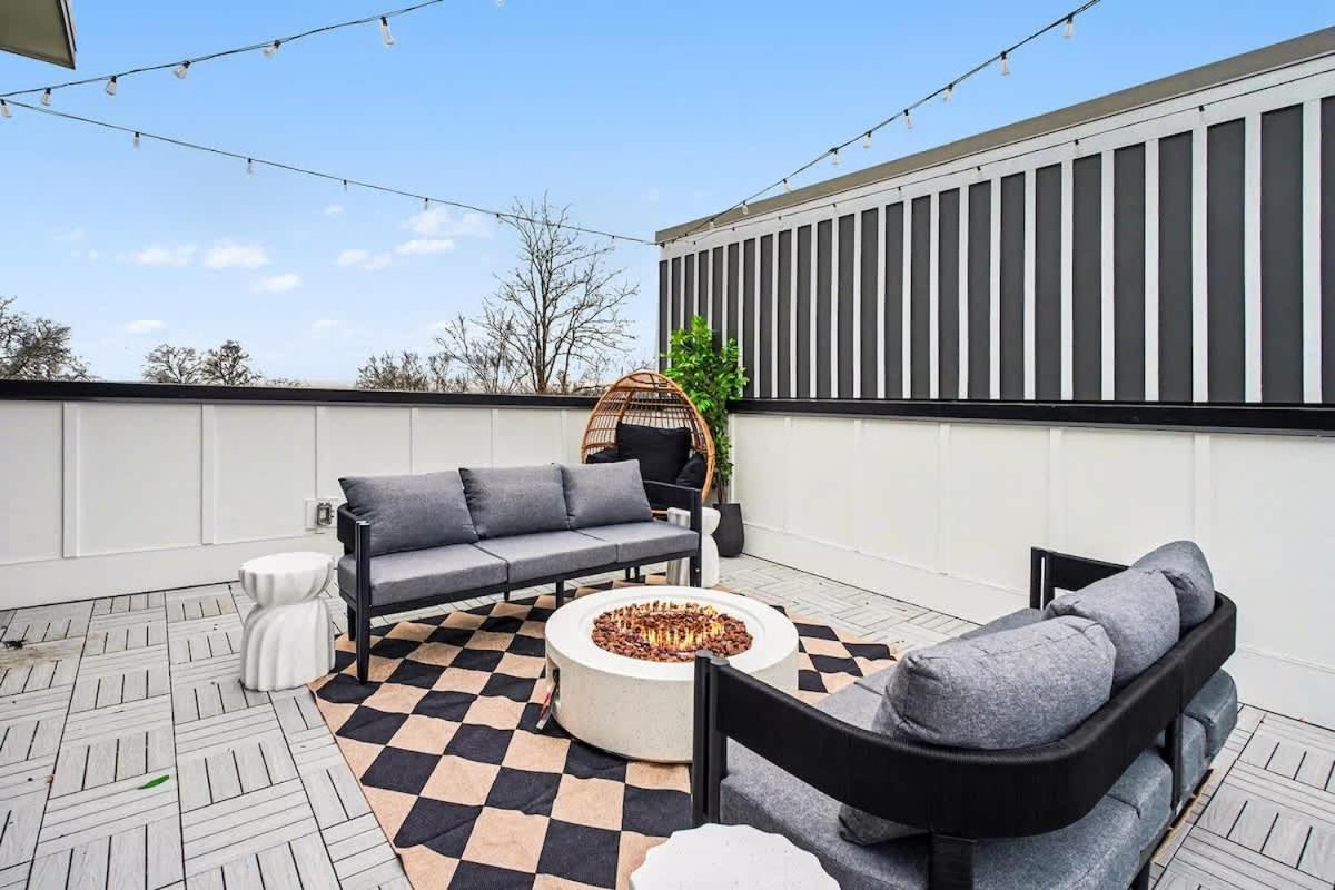 Halo-rooftop Patio & Game Room-mins To Broadway Holiday home Nashville