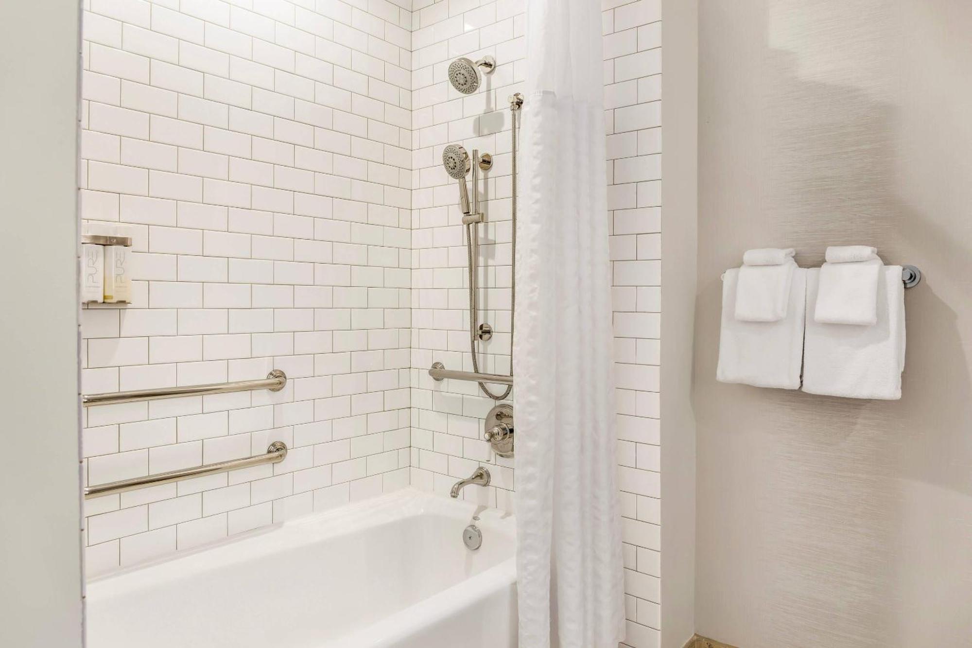 Hotel Cambria Downtown