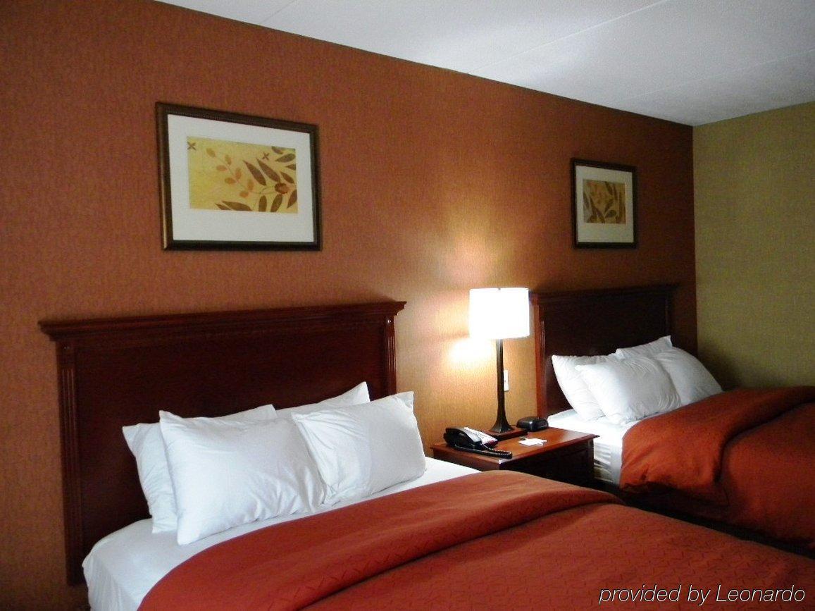 Country & By Radisson Airport Tn 3*