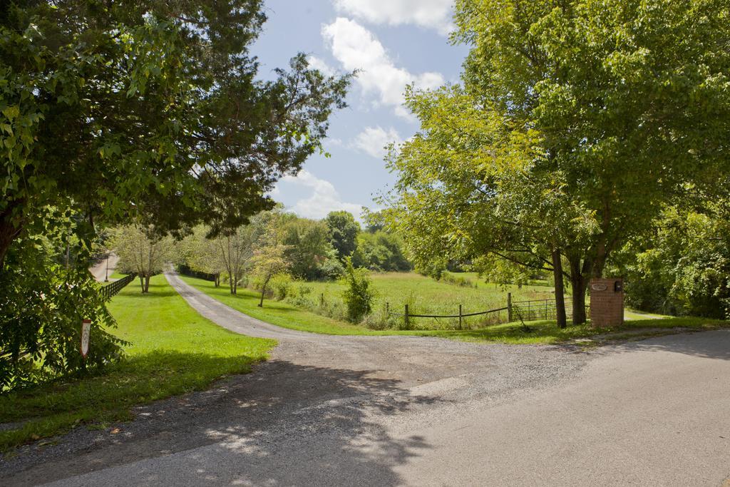Brenda Lee History 2br Pool Hot Tub Nashville