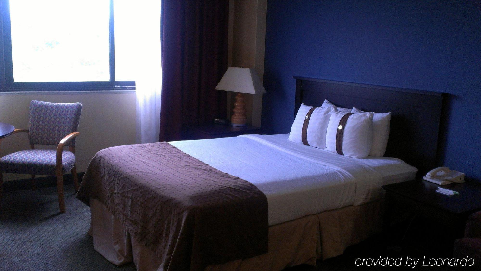 Airport Marriott Hotel