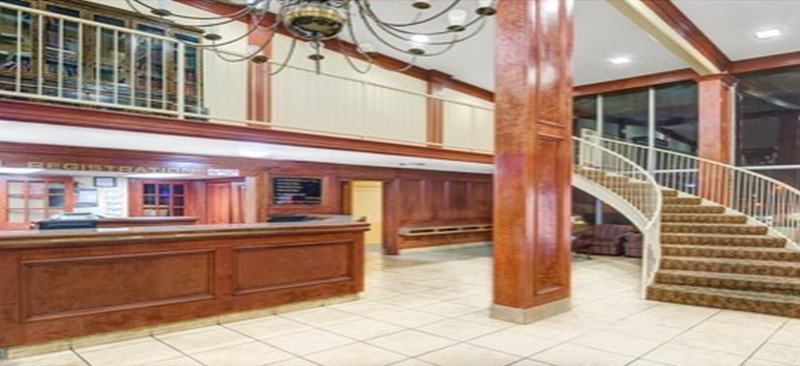 Super 8 Downtown Airport