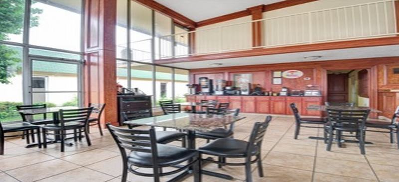 Super 8 Downtown Airport Nashville