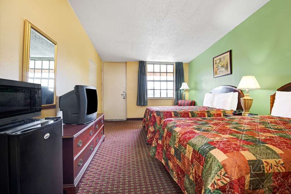 Super 8 Downtown Airport