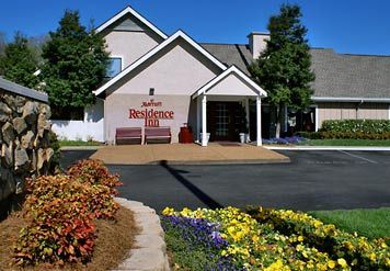 By Marriott Airport Hotel