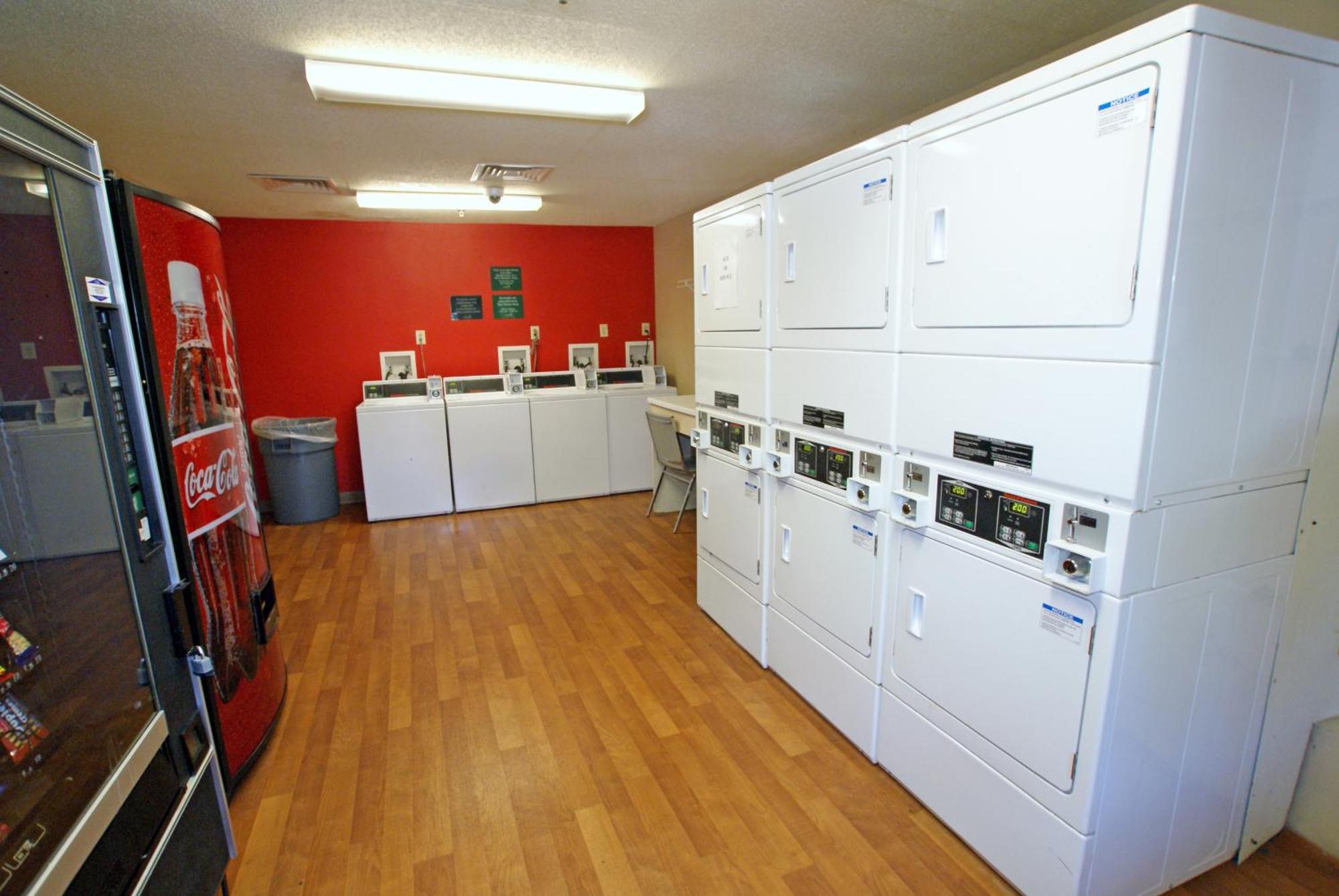 Extended America Select - - Airport