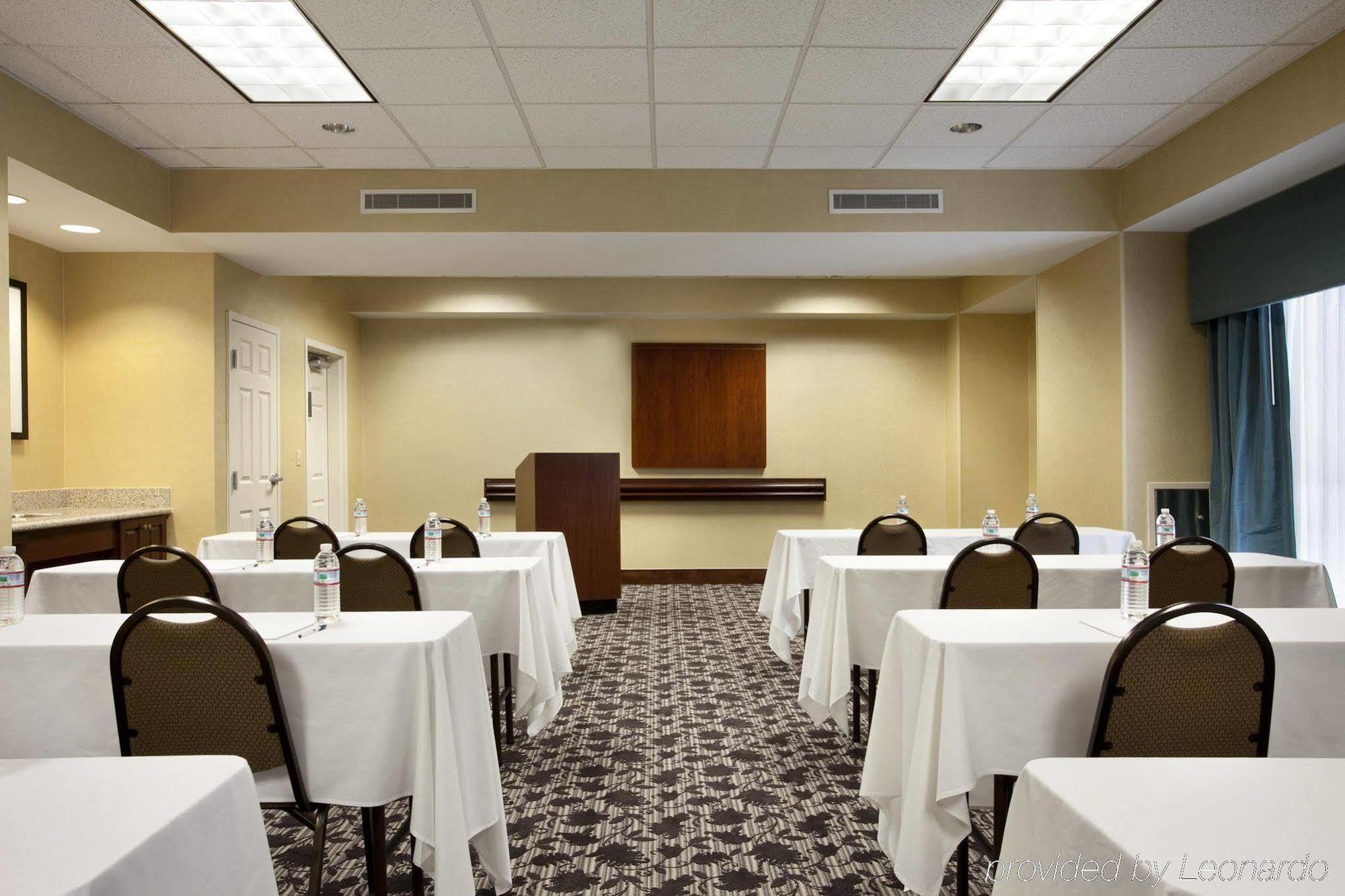 Homewood Airport Hotel 3*