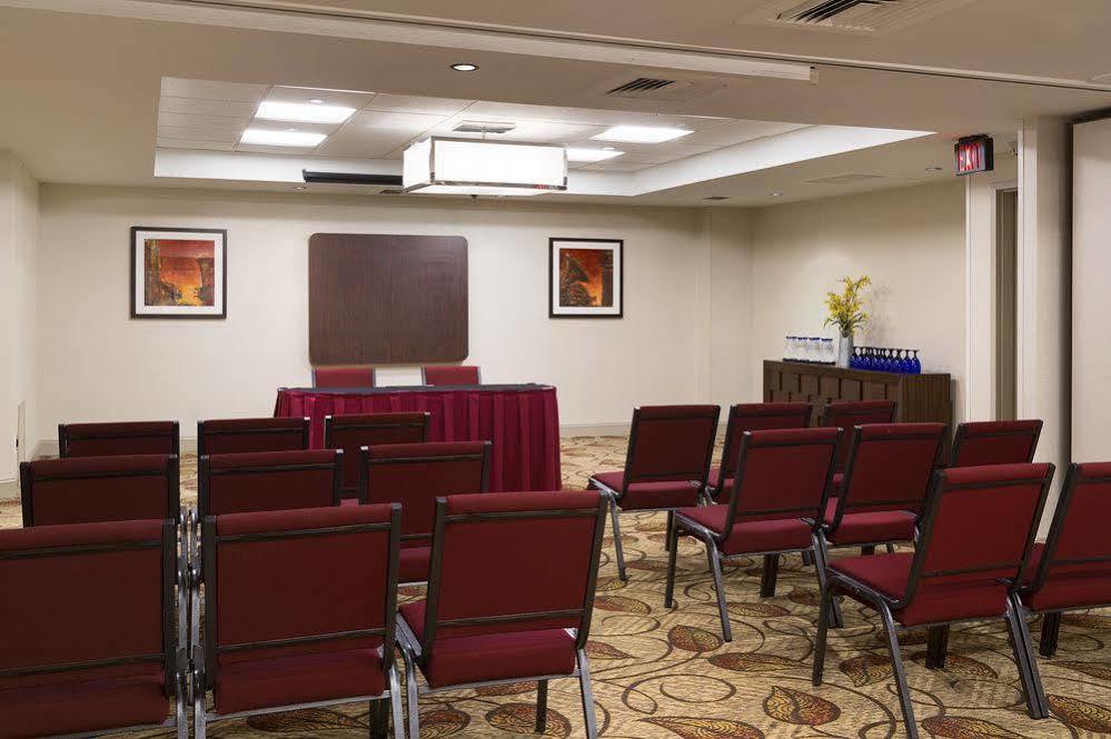 Doubletree By Hilton Airport Hotel