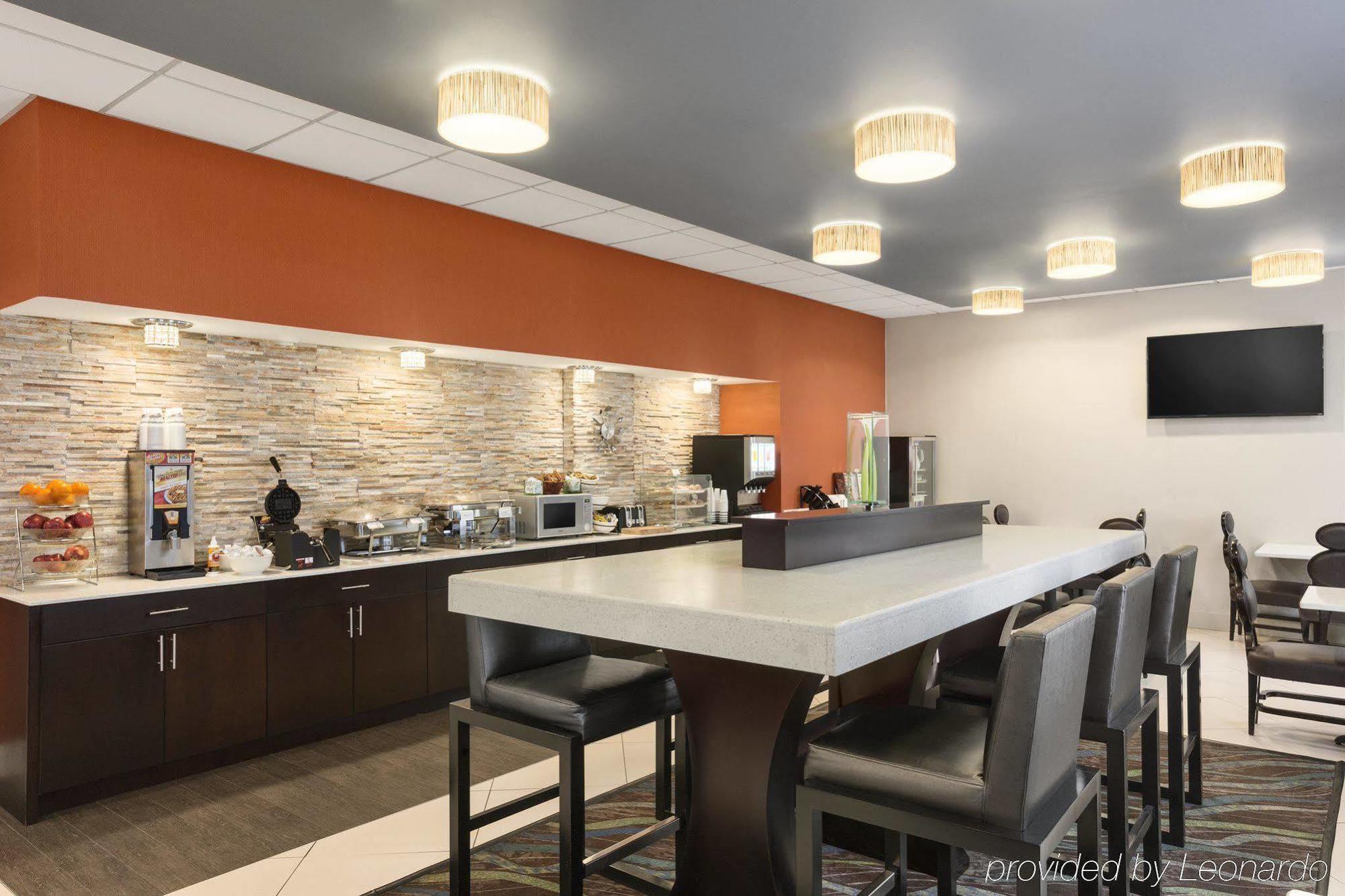 Country & By Radisson Airport Tn Hotel Nashville