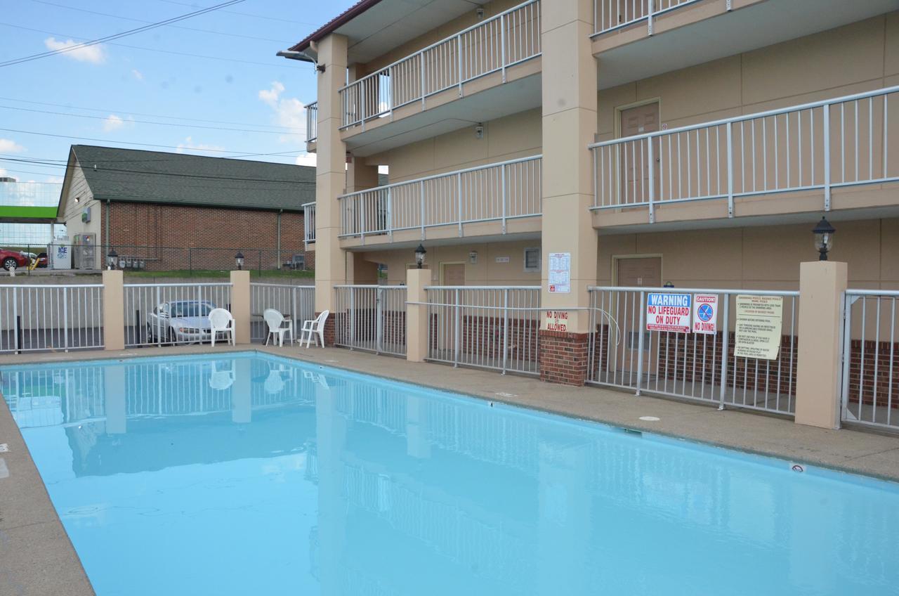 Hotel Days By Wyndham Airport East 2*