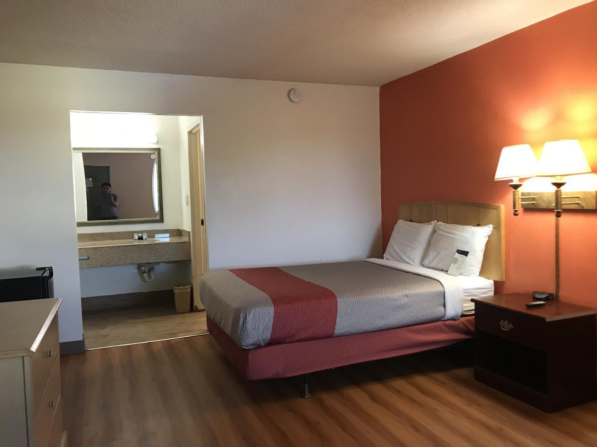 6-nashville, Tn Hotel