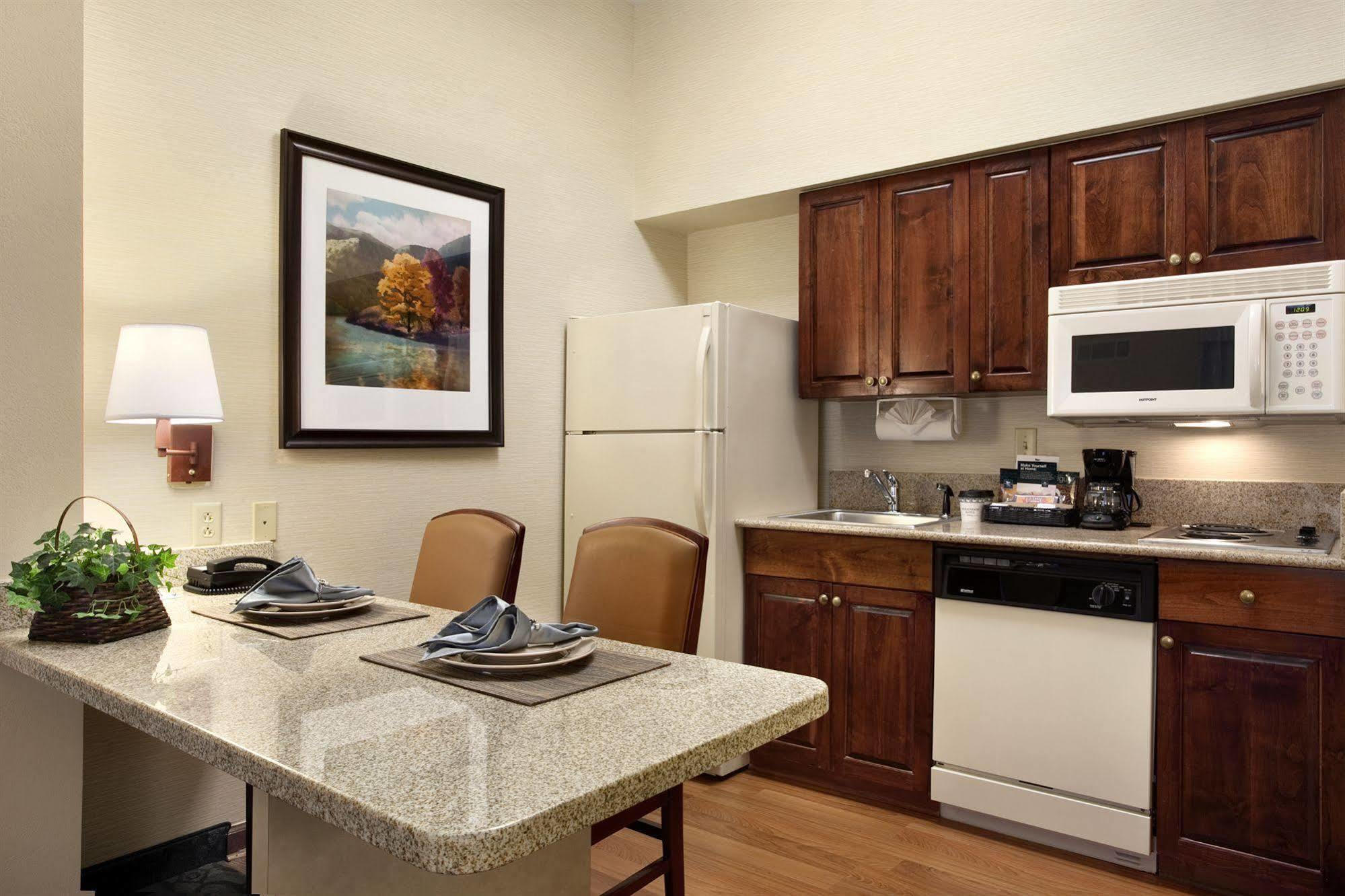 Homewood Airport Hotel 3*