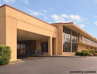 Hotel Super 8 Downtown Airport