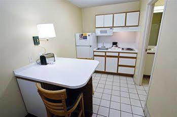 Extended America - - Airport - Music Hotel 2*