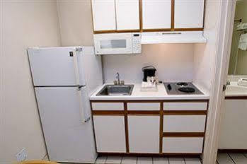 Extended America - - Airport - Music 2* Nashville