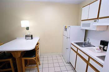 Extended America - - Airport - Music 2* Nashville