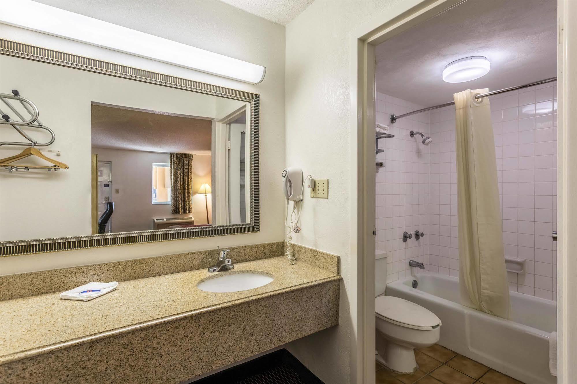 Hotel 6-nashville, Tn Nashville