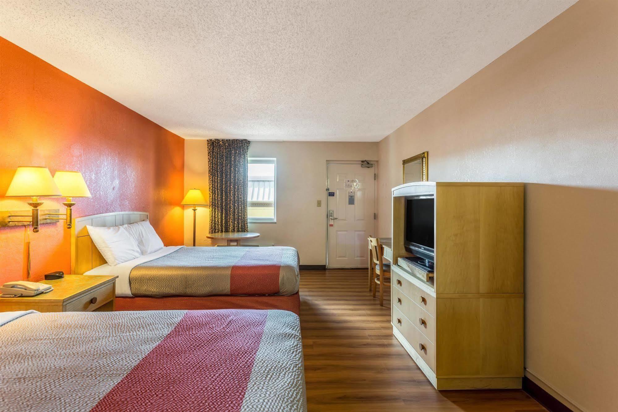 6-nashville, Tn Hotel