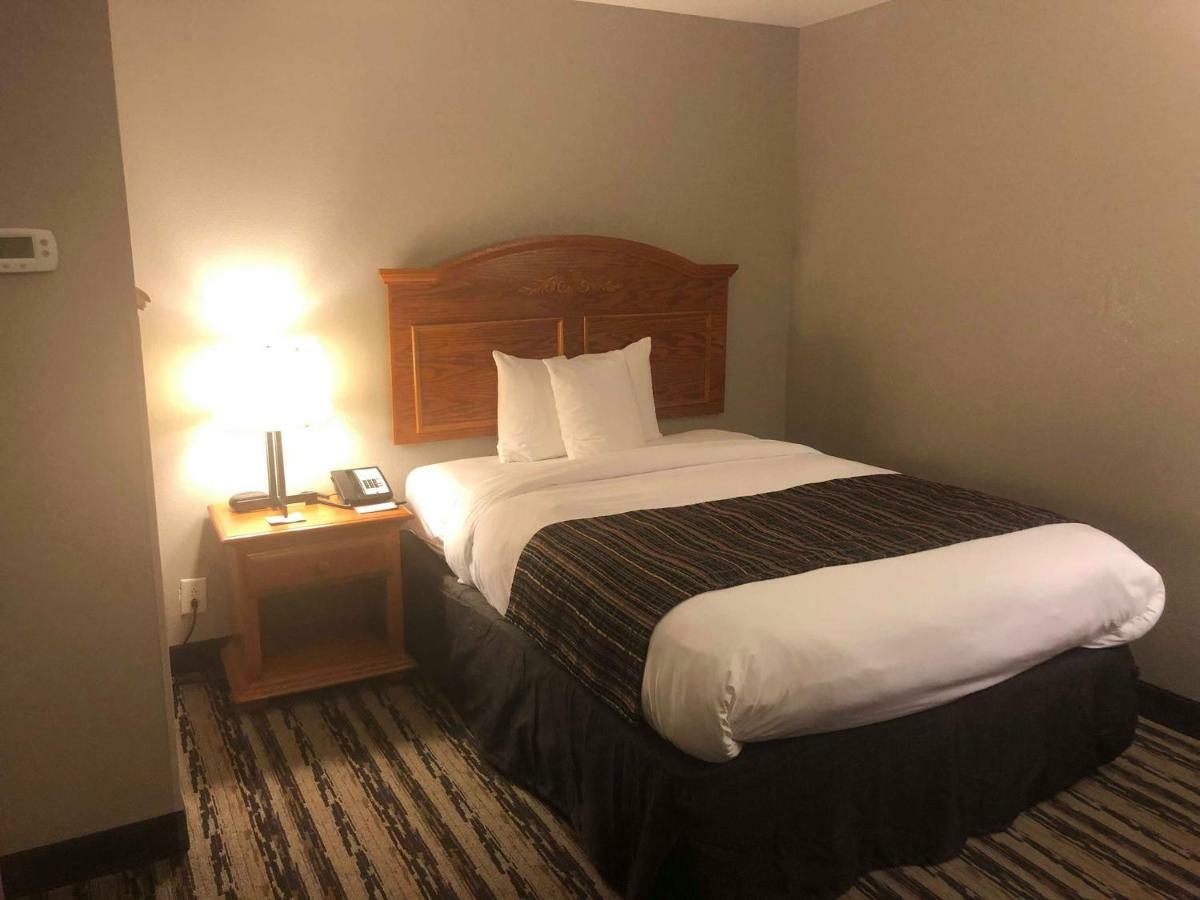 Country & By Radisson, Airport East, Tn 3* Nashville