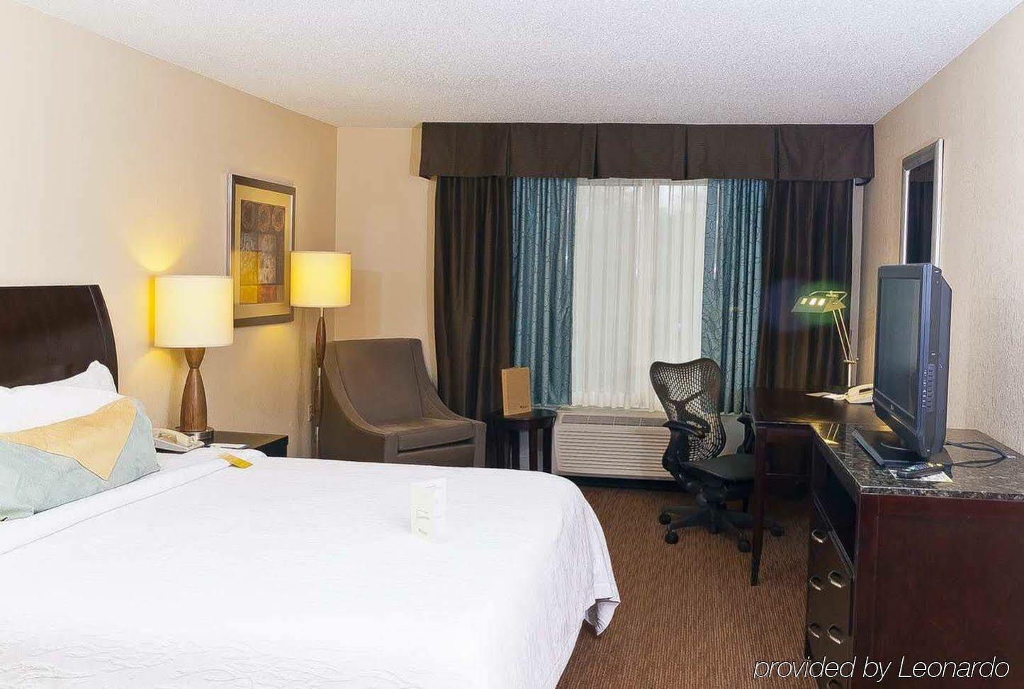 Hilton Garden Airport Hotel 3*