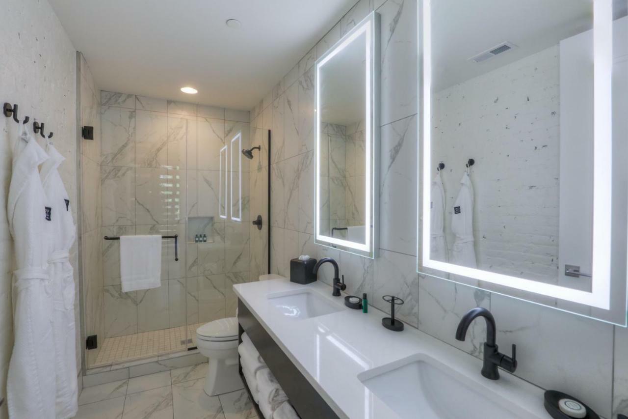154 Hotel 3*