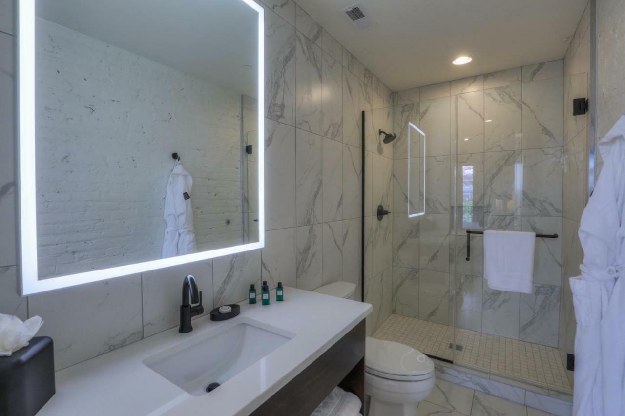 154 Hotel 3*