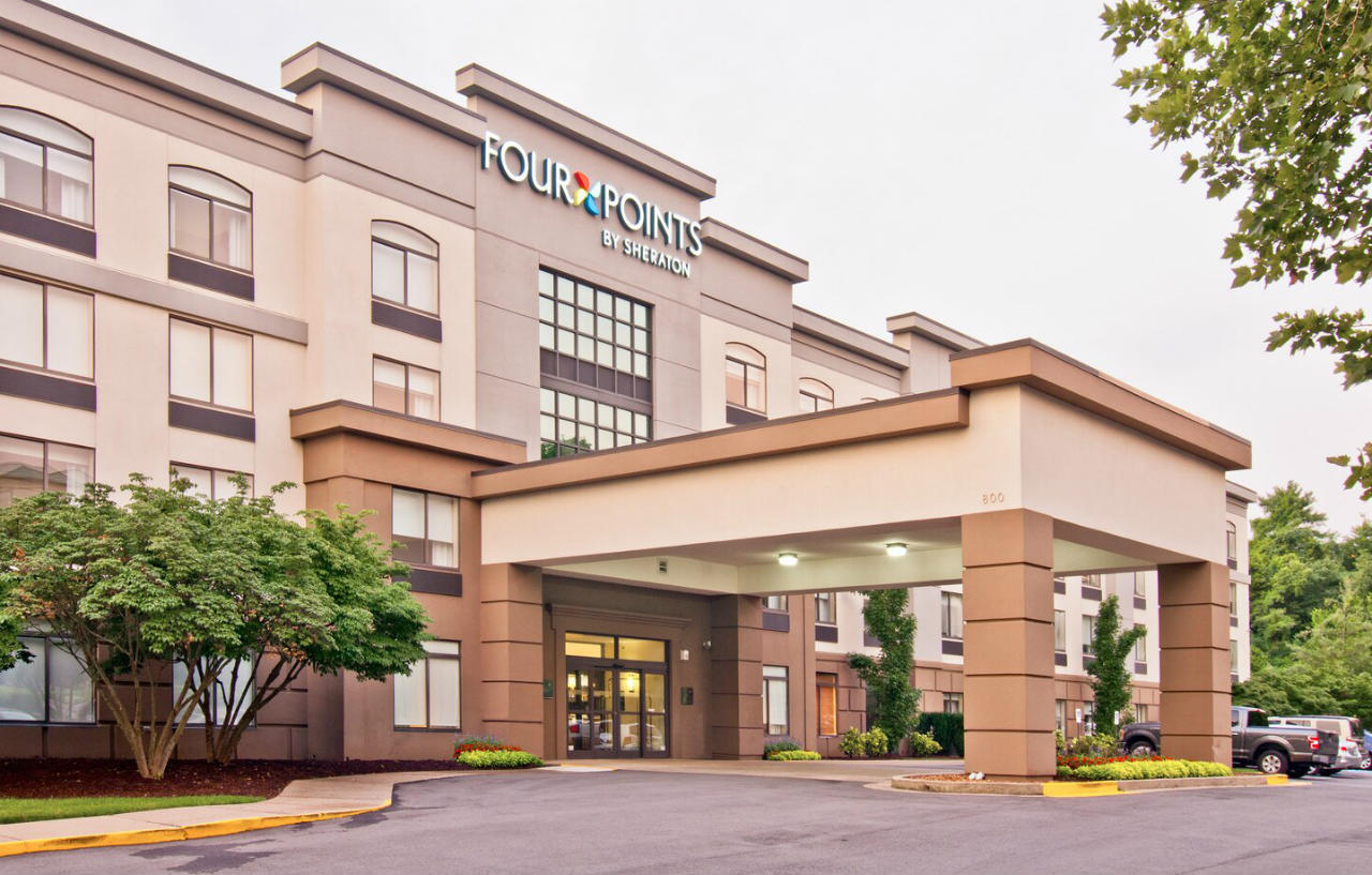 Four Points By Sheraton Airport Hotel