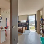 Holiday home Mid Century Modern Downtown 30+ Night Min