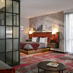 Bobby Hotel