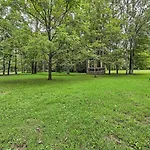 Quiet Area W/ Pool - 15 Mi To Dtwn Holiday home Nashville