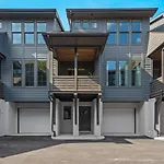 3 Bedroom Townhome In The Heart Of Nashville!