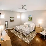 Holiday home Huge4bedr10mintodtownsafe Nashville