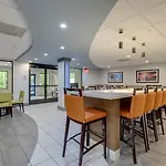 Alexis Inn And Suites Hotel