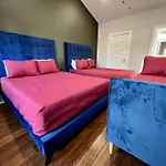 Jink Hippies And Cowboys - 7 Beds - Sleeps 10