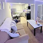 2-Bedroom Condo Downtown Nashville