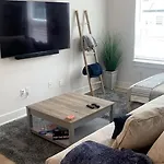 Apartment Classy, Cozy, Close To Downtown Nashville