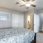 3-Story West End Condo | Free Garage Parking | Near Vanderbilt Medical