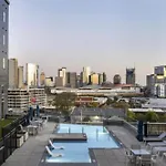 Apartment Palatial Abode With Downtown View & Free Parking *
