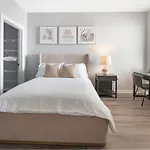 Contemporary 1Br, In Unit Washer Dryer, Free Parking With All Amenities! Apts
