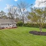 Space Cowboy - Huge Yard, Firepit, Close2Downtown