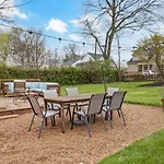 Space Cowboy And Firepit Huge Yard Close2downtown Holiday home Nashville