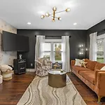 Holiday home Space Cowboy And Firepit Huge Yard Close2downtown