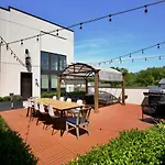 Posh Penthouse In Walkable Neighborhood To So Much