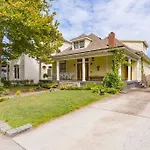 Captain\'S Quarters East Nashville, Tn